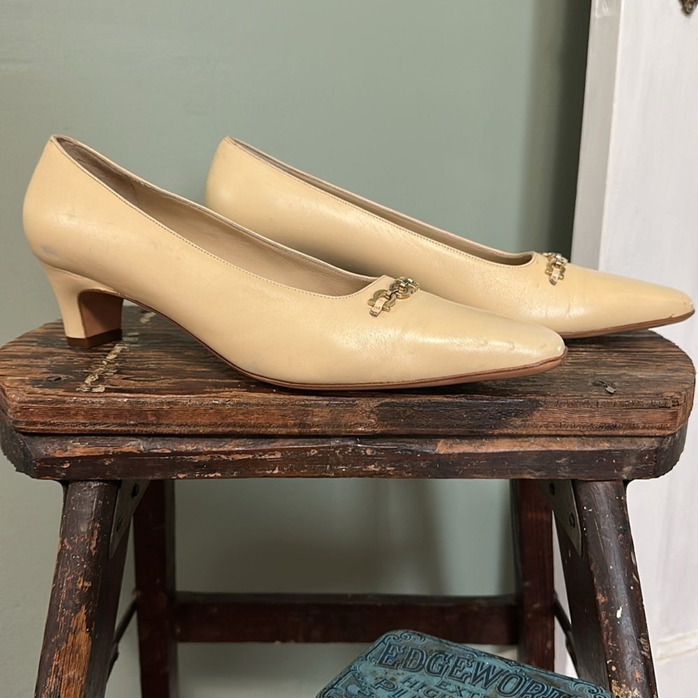 Salvatore Ferragamo Classic Nude Pumps